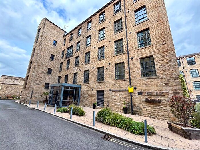 1 Bedroom Apartment For Sale In Stoney Lane, Longwood, Huddersfield, HD3