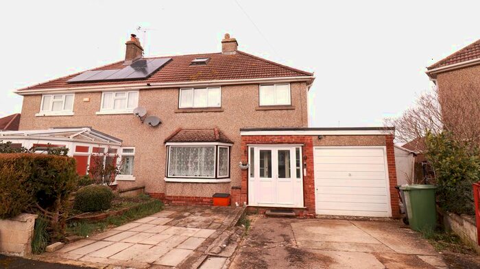 3 Bedroom Semi-Detached House To Rent In Ashwell Close, Swindon, SN3