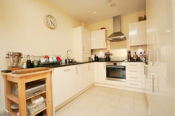 1 Bedroom Flat To Rent In Blagrove Road, Teddington, TW11