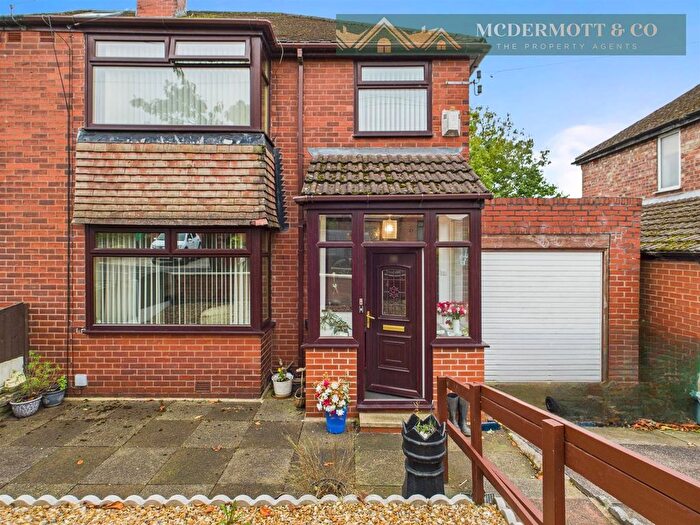3 Bedroom Semi-detached House For Sale In Alan Avenue, Failsworth, M35