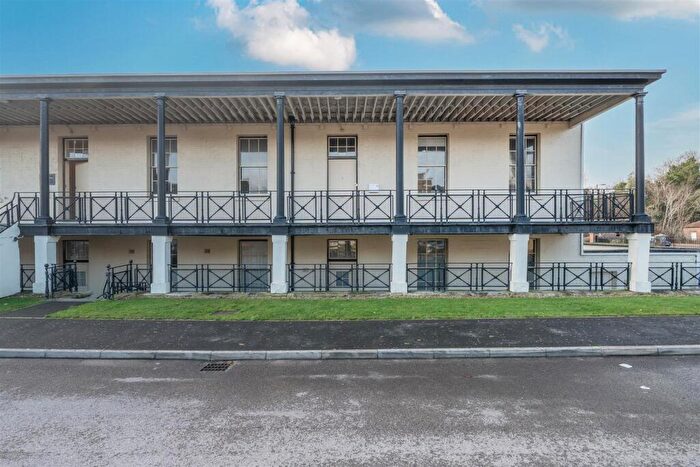 3 Bedroom Duplex For Sale In St. Georges Walk, Gosport, PO12