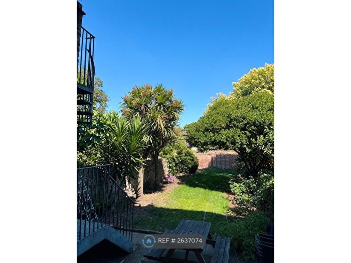 1 Bedroom Flat To Rent In South Lambeth Road, London, SW8