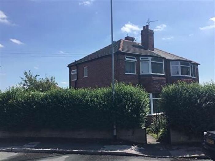 3 Bedroom Detached House To Rent In Lancastre Grove, Bramley, Leeds, LS5