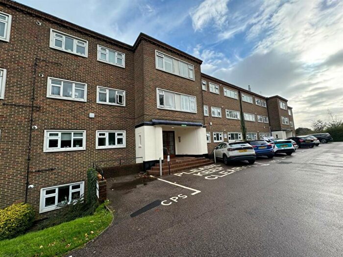 2 Bedroom Flat To Rent In Dyke Road Avenue, Hove, BN3