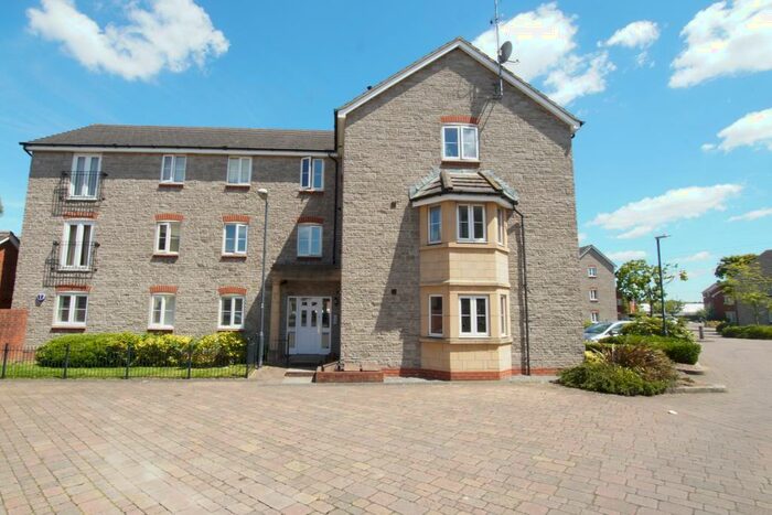 2 Bedroom Flat To Rent In Amis Walk, Horfield, Bristol, BS7