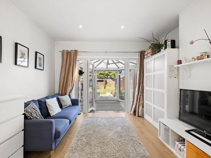 3 Bedroom Terraced House To Rent In Bloemfontein Road, London, W12