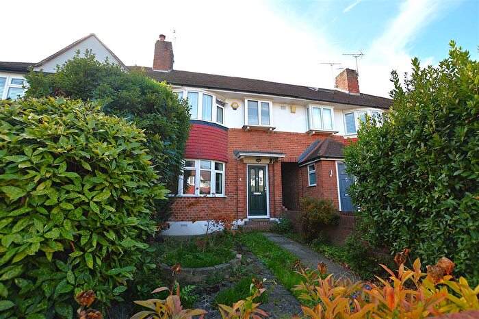 3 Bedroom Terraced House For Sale In Old Manor Drive, Isleworth, TW7