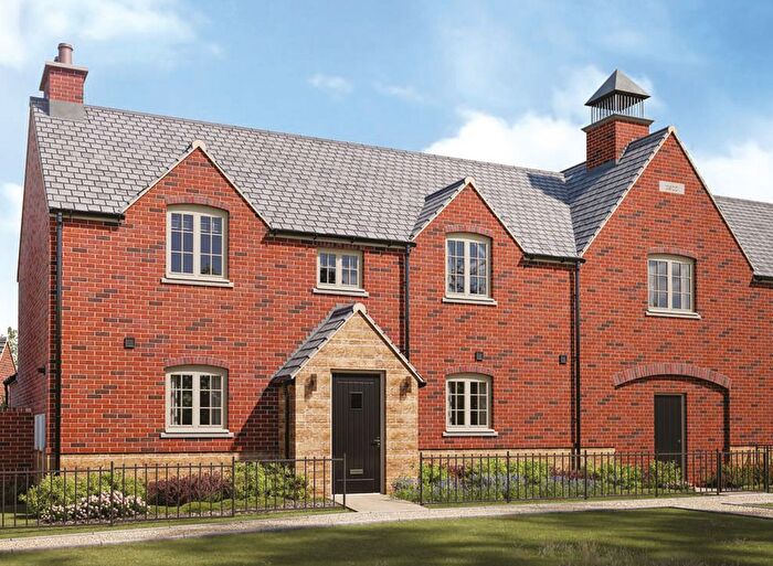 4 Bedroom Link Detached House For Sale In Swallow Crescent, Nottingham, NG15