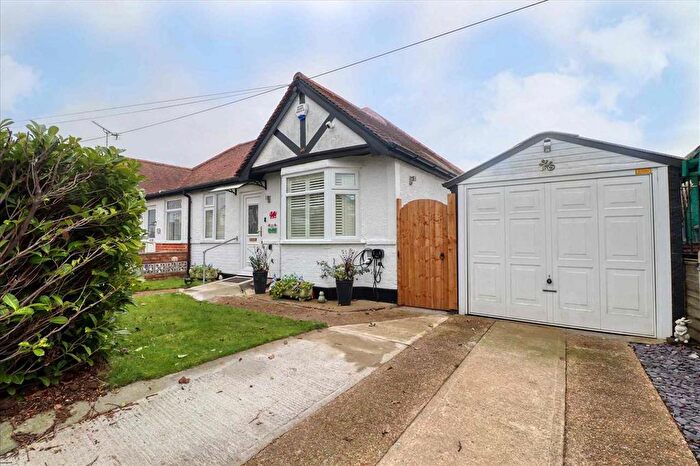 2 Bedroom Bungalow For Sale In Dulwich Road, Holland On Sea, CO15