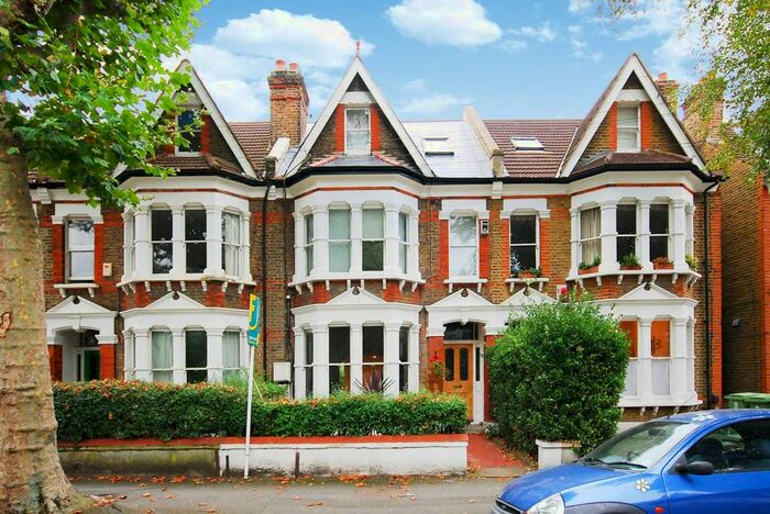 2 Bedroom Flat To Rent In Elmwood Road, Herne Hill, London, SE24