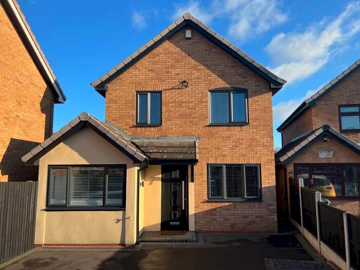 3 Bedroom Detached House For Sale In Mirfield Close, Pendeford, Wolverhampton, WV9