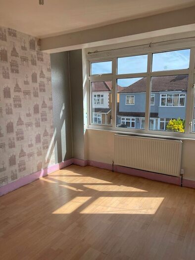 3 Bedroom Terraced House To Rent In Beechfield Gardens, Romford, RM7