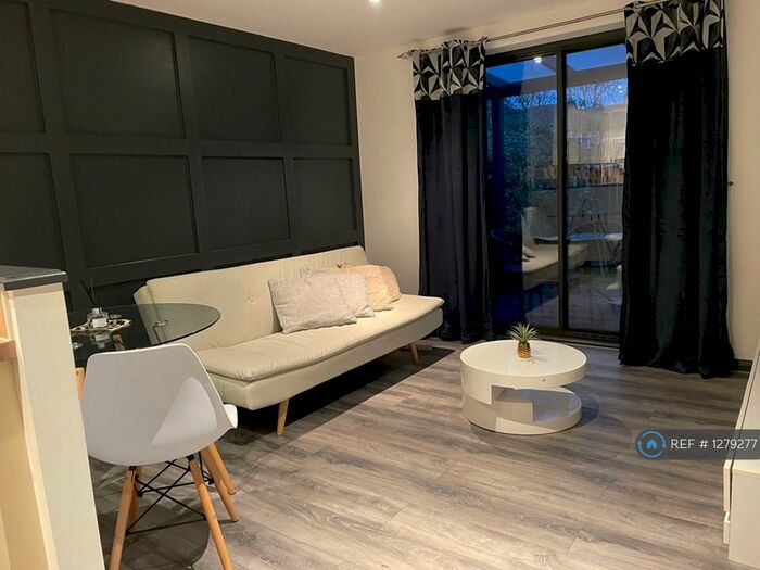 1 Bedroom Semi-Detached House To Rent In Spruce Drive, Bicester, OX26