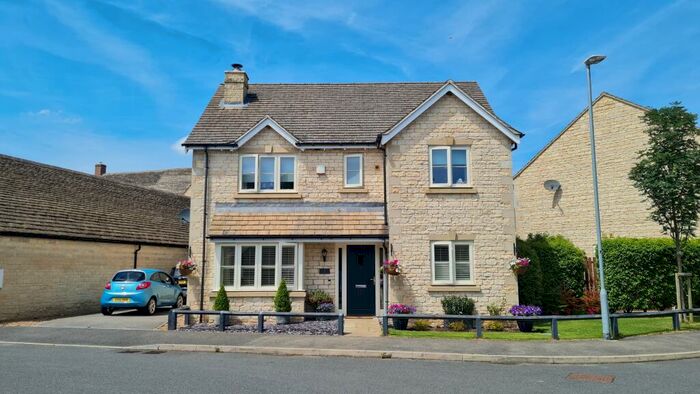 4 Bedroom Detached House For Sale In Jubilee Gardens, Cottesmore, LE15