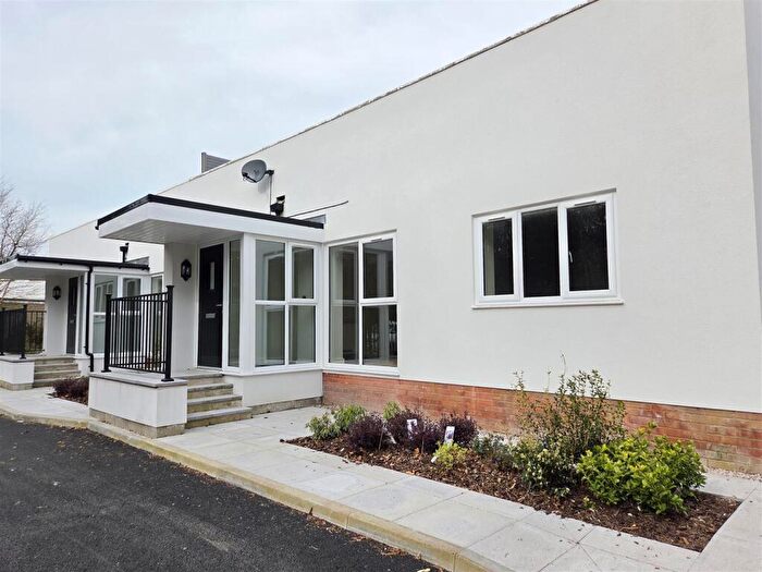 2 Bedroom Apartment For Sale In Woodside View, Forest Drive, Lytham, FY8