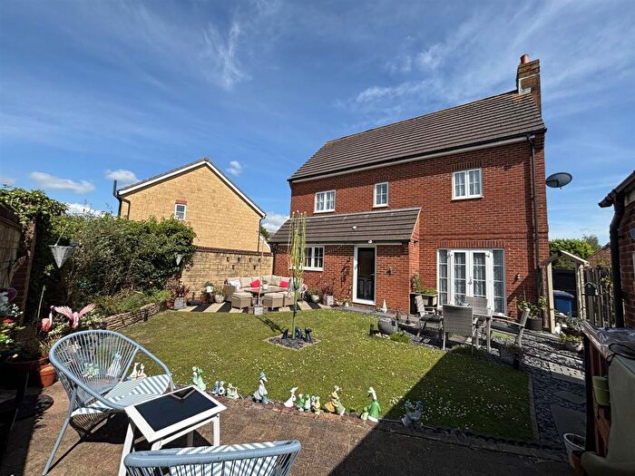 4 Bedroom Detached House For Sale In Hine Close, Gillingham, SP8