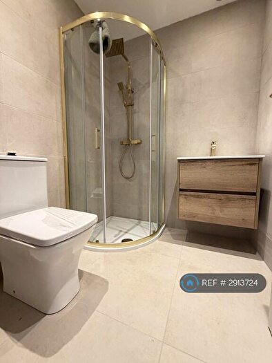2 Bedroom Flat To Rent In Bramley Lane, Halifax, HX3