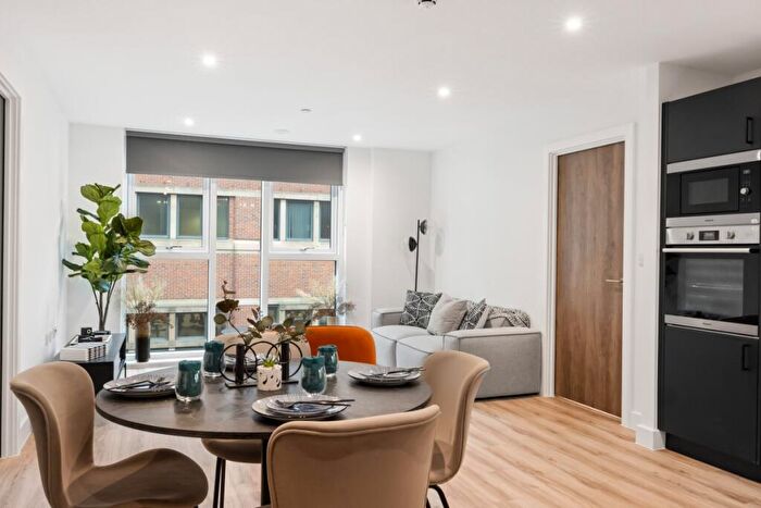 2 Bedroom Flat To Rent In Mercer West Madison East, LS2