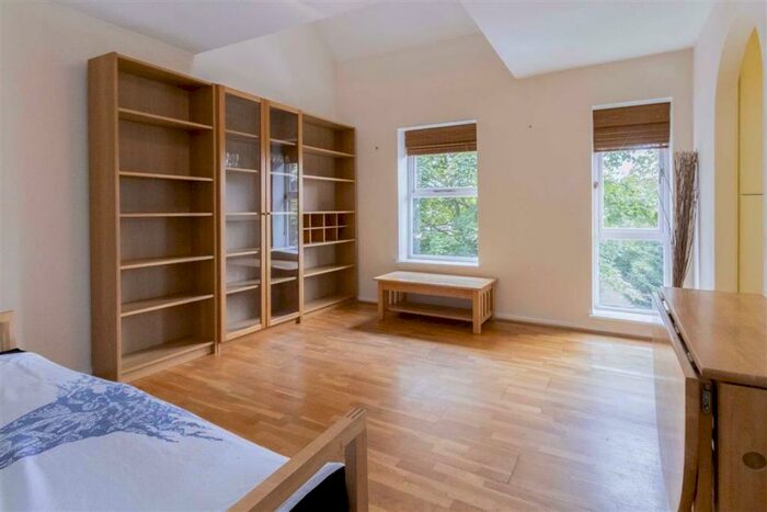 1 Bedroom Flat To Rent In Vanbrugh Park Road West, London, SE3