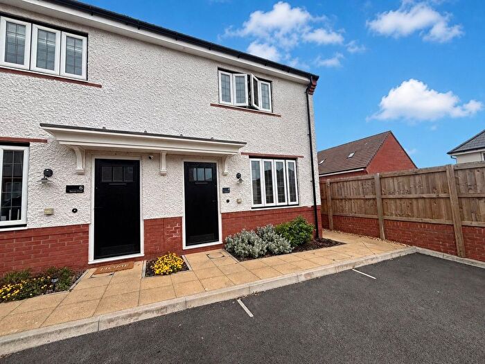 2 Bedroom Property To Rent In Barns Close, Exeter, EX1