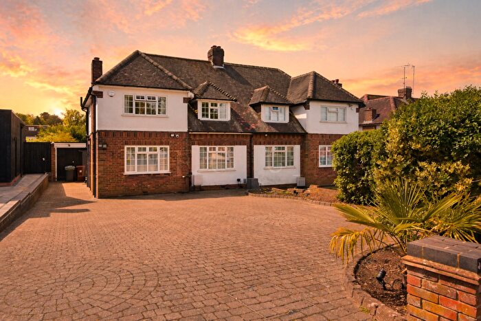 3 Bedroom Semi Detached House For Sale In Billy Lows Lane, Potters Bar, EN6