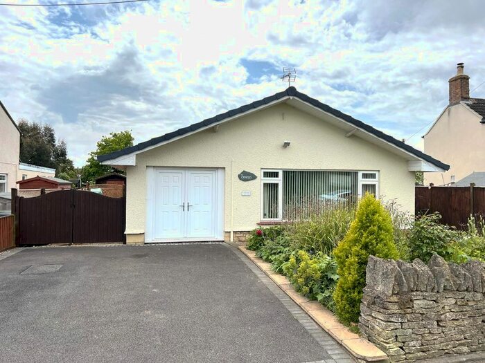 3 Bedroom Detached Bungalow For Sale In Middle Street, Eastington, Stonehouse, GL10