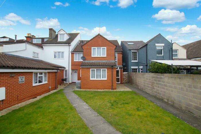 2 Bedroom Maisonette To Rent In Lansdown Rd, Old Town, Swindon, SN1