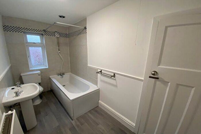 2 Bedroom End Of Terrace House To Rent In Great Moor Street, Stockport, SK2