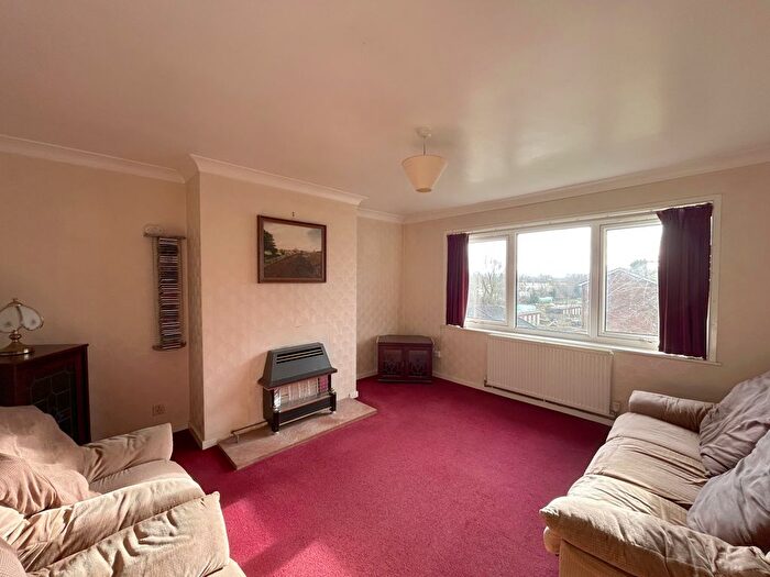 2 Bedroom Flat For Sale In Queens Road, Priors Park, Tewkesbury, GL20