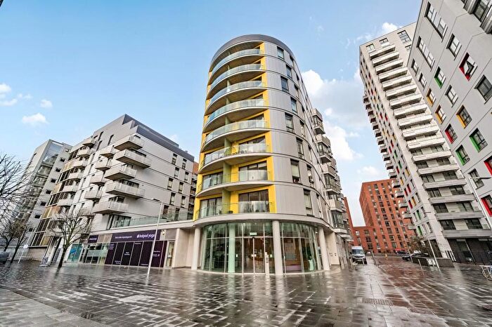 2 Bedroom Flat For Sale In Central Reading, Berkshire, RG1