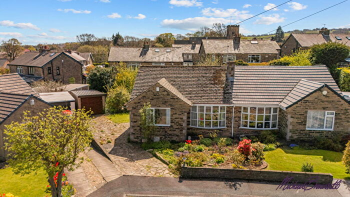 2 Bedroom Semi-Detached Bungalow For Sale In Ryefield Avenue, Bradford, Clayton, BD14