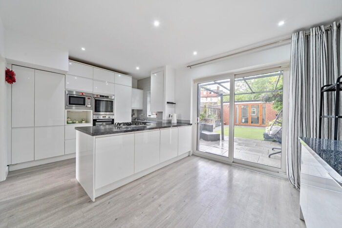 4 Bedroom Terraced House For Sale In Bramdean Gardens, Lee, SE12