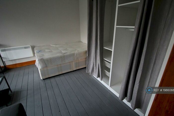 1 Bedroom Flat To Rent In Watford Way, London, NW4