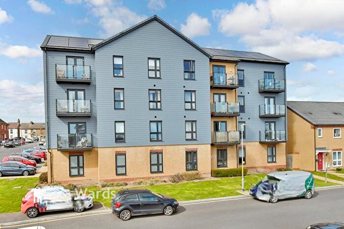 1 Bedroom Flat For Sale In Lywood Drive, Sittingbourne, Kent, ME10