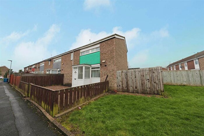 2 Bedroom End Of Terrace House For Sale In Deerhurst Grove, Bransholme, Hull, HU7