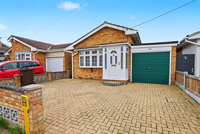 2 Bedroom Detached Bungalow For Sale In Church Parade, Canvey Island, SS8