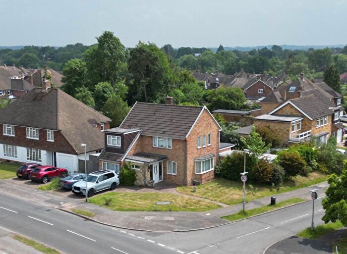 5 Bedroom Detached House For Sale In Betchworth Avenue, Reading, RG6