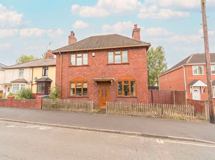 3 Bedroom Detached House For Sale In Newbury Lane, Oldbury, B69
