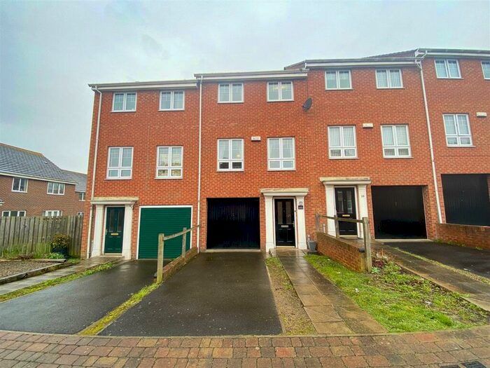 3 Bedroom Town House To Rent In Ashover Road, Newcastle Upon Tyne, NE3