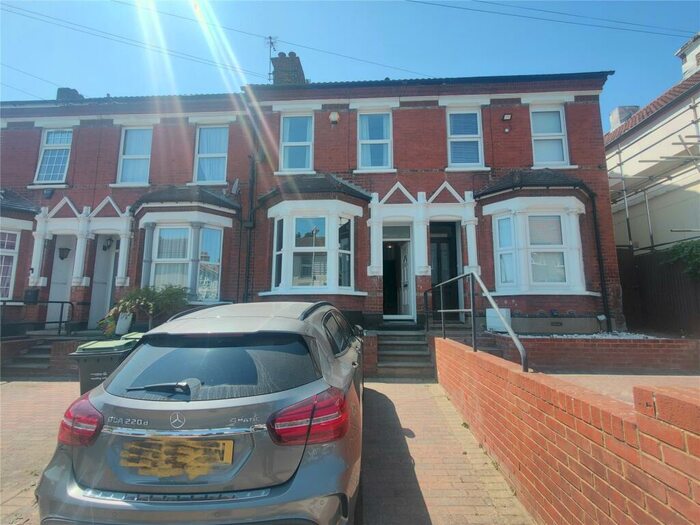 4 Bedroom Terraced House To Rent In Springhead Road, Northfleet, Gravesend, Kent, DA11