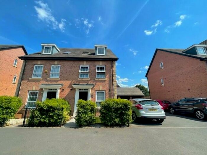 3 Bedroom House To Rent In Vickers Way, Warwick, CV34