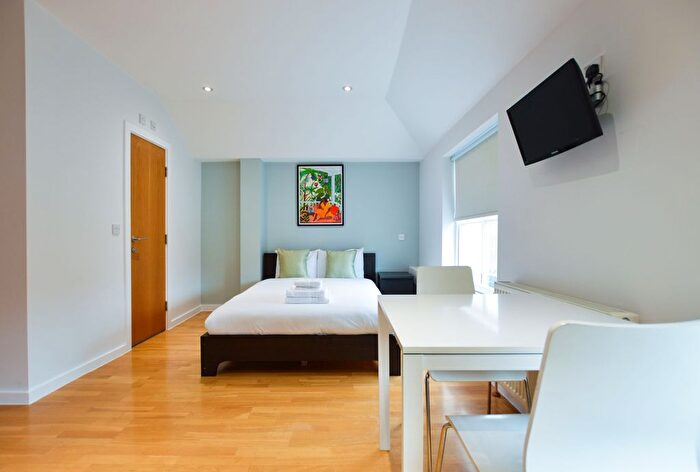 Studio To Rent In Fl, Princes Square, London, W2