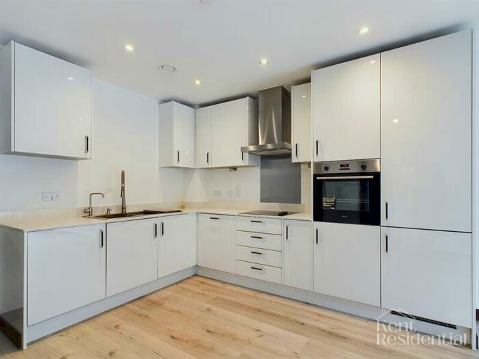 1 Bedroom Apartment To Rent In Eleanore House, Mill Wood, Maidstone, ME14