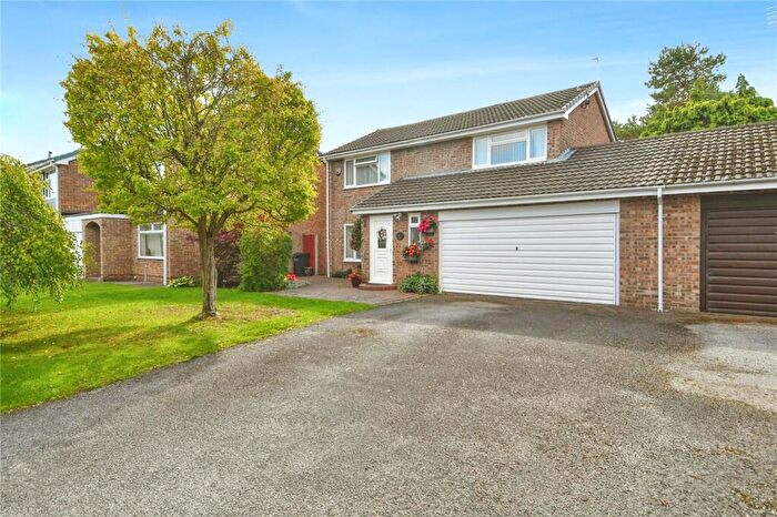 4 Bedroom Link Detached House For Sale In Whitebeam Avenue, Great Sutton, Ellesmere Port, CH66