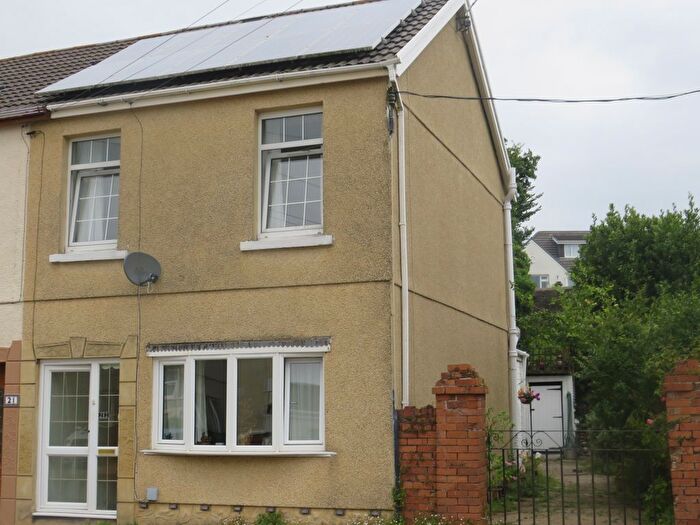 3 Bedroom Semi-Detached House For Sale In Randell Square, Burry Port, SA16