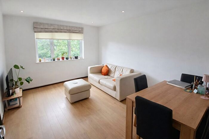 1 Bedroom Flat To Rent In Talman Grove, Stanmore, HA7