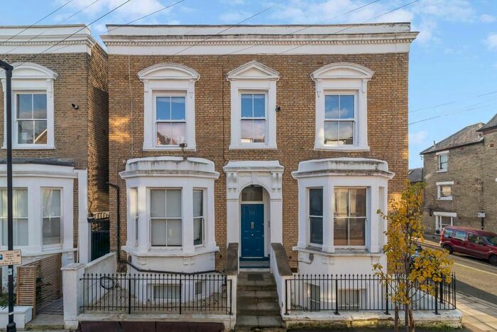 1 Bedroom Flat To Rent In Hayter Road, London, SW2