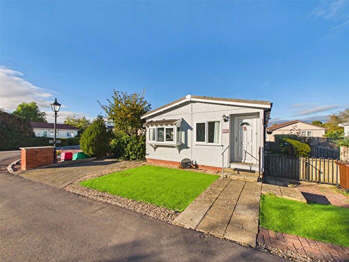 2 Bedroom Mobile/park Home For Sale In Sunnyfield Lane, Up Hatherley, Cheltenham, Gloucestershire, GL51