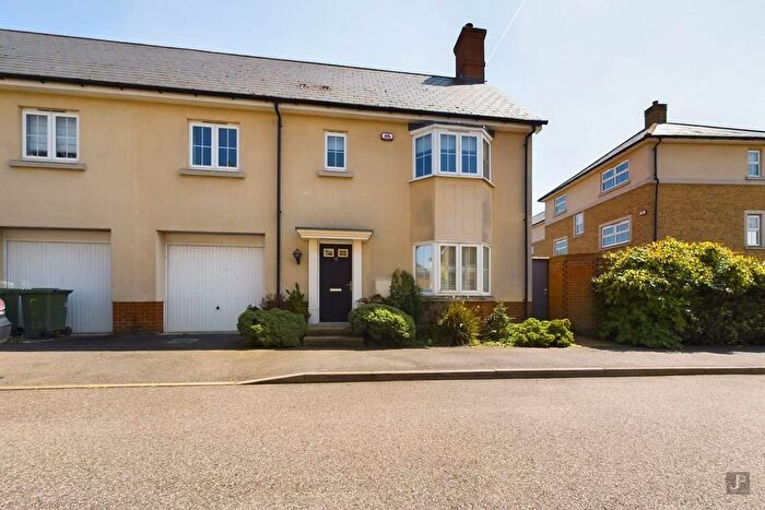 3 Bedroom Property To Rent In De Paul Way, Brentwood, CM14