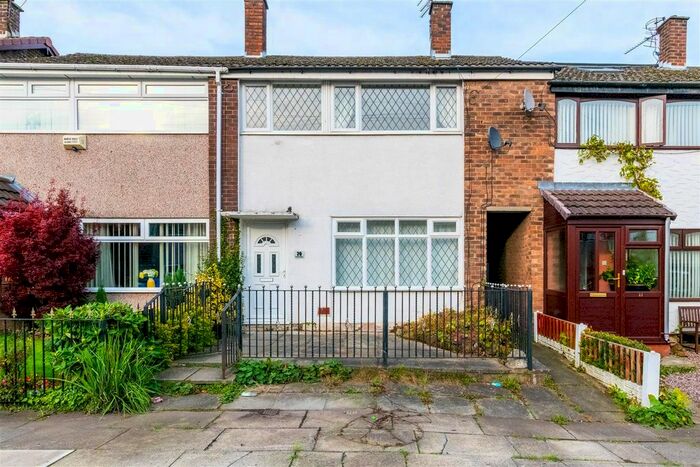 3 Bedroom Town House To Rent In Clements Avenue, Atherton, Manchester M46